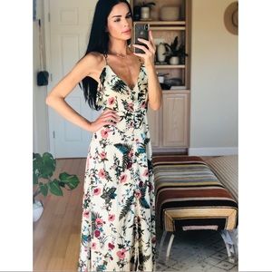Maxi floral dress with ruffle and butt detailing